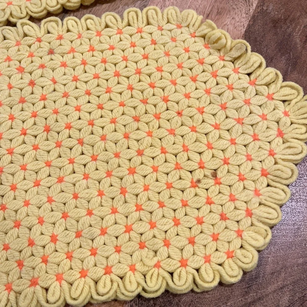 MCM *Mid Century Table PLACEMATS‎ RETRO *Yarn VINTAGE Yellow Orange Boho Hippie